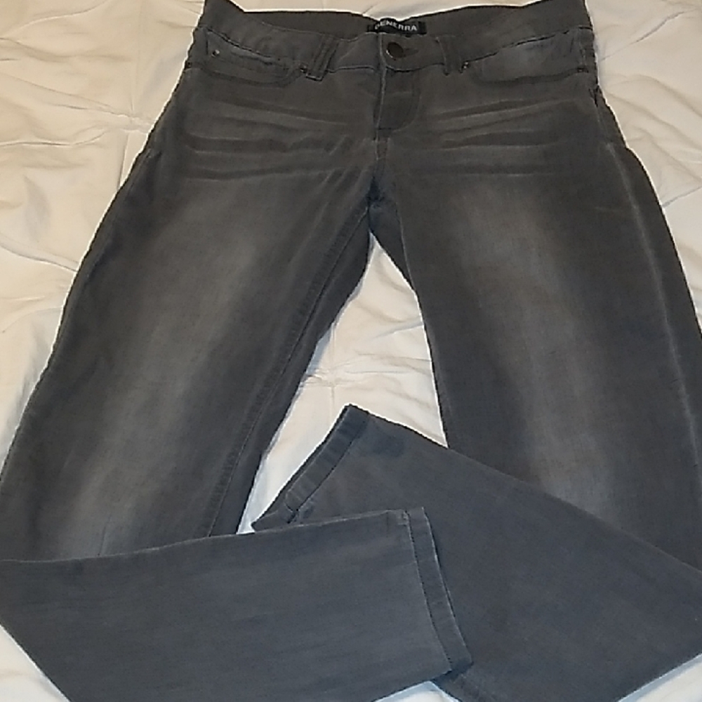 GENERRA Women's Charcoal Straight-Leg Jeans